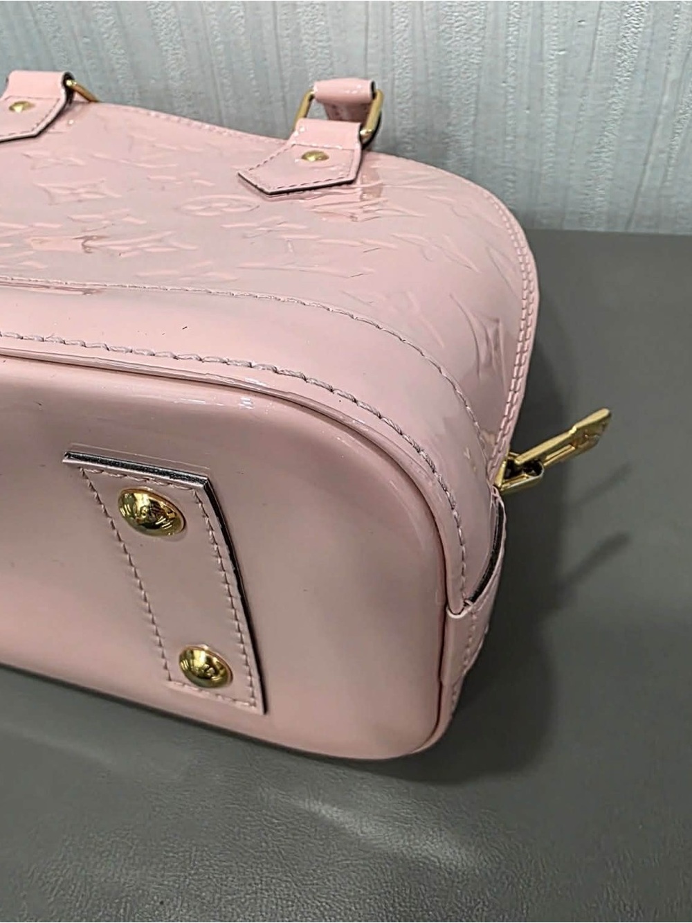 Louis Vuitton Alma BB Monogram Vernis — Rose Ballerine - Picture 5 of 7